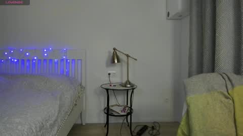 Jenny online show from October 22, 2:19 pm