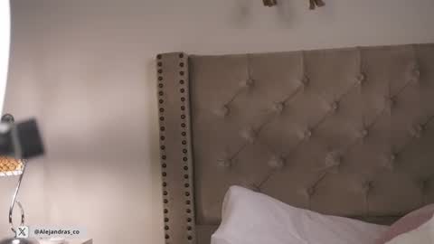 Alejandra online show from March 3, 11:45 pm