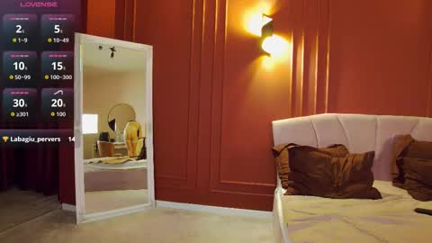 Olivia online show from November 14, 8:00 pm