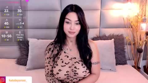 Snapshot of miss_ross_ chatting on September 21, 3:54 am onlyfanskataleyaross online show from September 21, 3:54 am