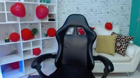 Shaira  online show from February 15, 2:03 am