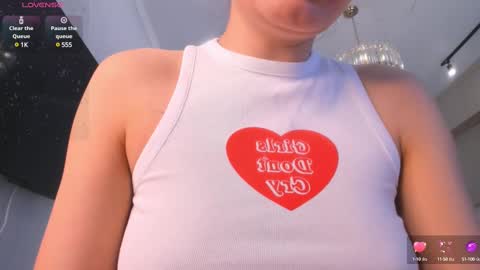 Snapshot of miss_shine_ chatting on March 10, 5:00 am Miss shine online show from March 10, 5:00 am