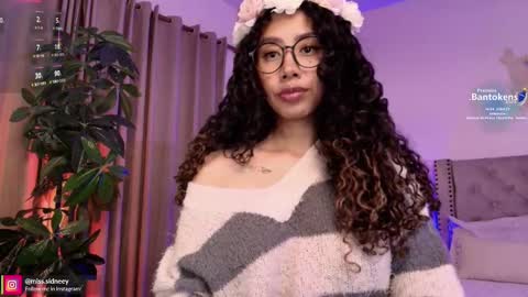 Amy Olivera online show from September 26, 1:19 pm