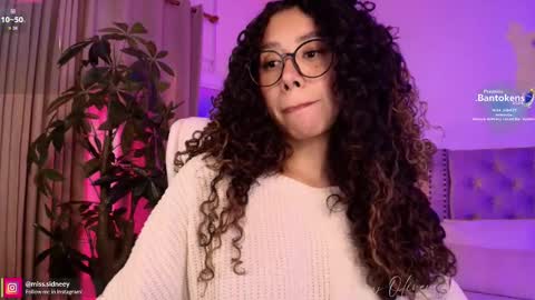 Amy Olivera online show from September 9, 1:33 pm