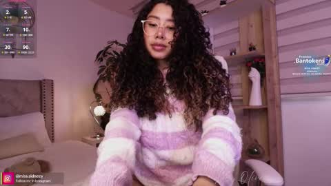 Amy Olivera online show from October 15, 1:34 pm