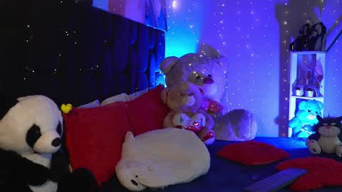 Sophie Cardenas ..... independent model online show from January 9, 2:54 am