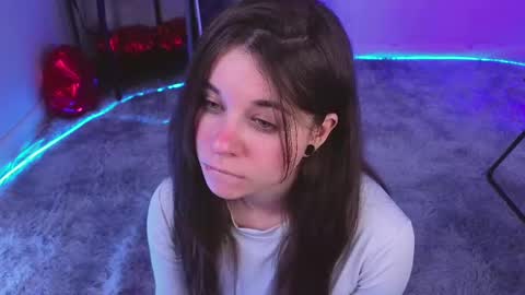 Spider girl Help me reach 10 likes online show from February 21, 9:34 am