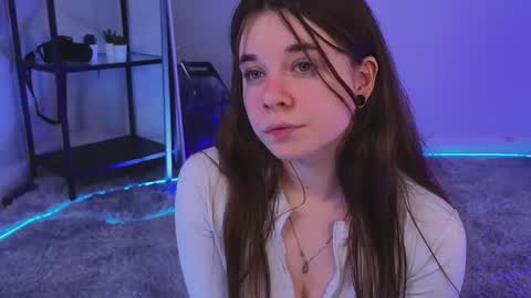 Spider girl Help me reach 10 likes online show from February 26, 10:16 am