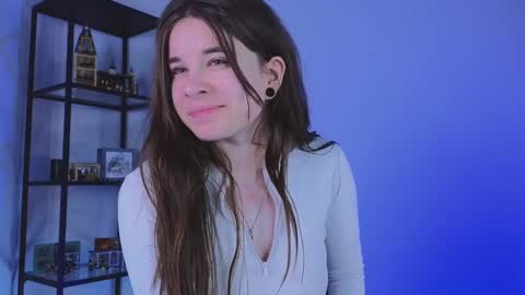 Spider girl Help me reach 10 likes online show from January 21, 9:24 am