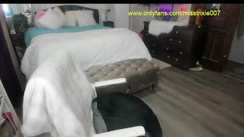 Trixie007 online show from June 16, 7:40 pm