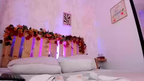 Snapshot of miss_viiky chatting on September 16, 3:26 pm Miss Vikky online show from September 16, 3:26 pm