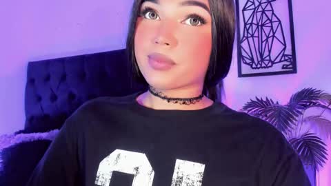 miss_zz online show from December 1, 5:11 pm