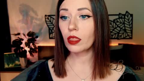 Snapshot of missbeverlymills chatting on December 14, 4:41 pm The divine Beverly online show from December 14, 4:41 pm