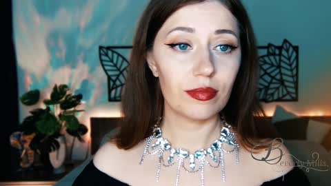 Snapshot of missbeverlymills chatting on January 11, 6:54 pm The divine Beverly online show from January 11, 6:54 pm