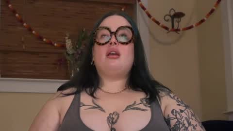 Snapshot of missbika chatting on March 6, 9:36 am Miss Bika online show from March 6, 9:36 am