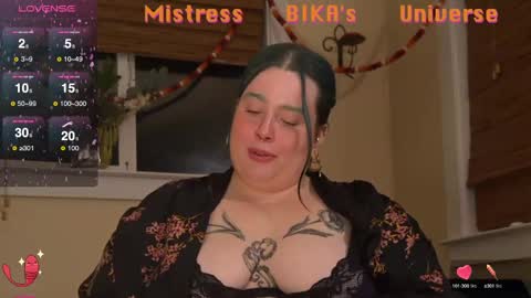 Snapshot of missbika chatting on February 28, 8:20 am Miss Bika online show from February 28, 8:20 am