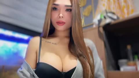 lexie ka online show from March 6, 10:03 am