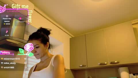 missbya online show from October 23, 5:31 am