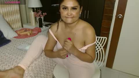 Snapshot of misscaprii chatting on February 25, 11:15 pm Misscapri online show from February 25, 11:15 pm