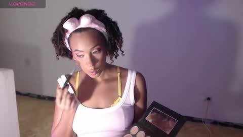 Snapshot of misscruzxz chatting on September 17, 12:03 am Donna di Diamanti online show from September 17, 12:03 am