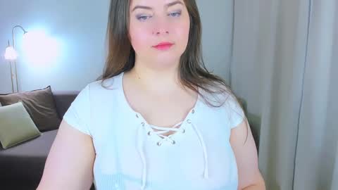 Lexi online show from February 6, 7:02 am
