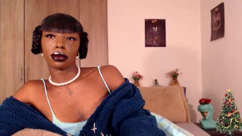 Emilie Diaz online show from December 13, 7:53 pm