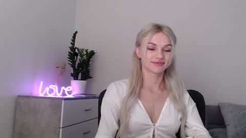 EMMA online show from February 3, 8:24 pm