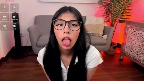 Snapshot of missesmeralda chatting on February 26, 11:11 am Julieta Arboleda but i like call me esme online show from February 26, 11:11 am