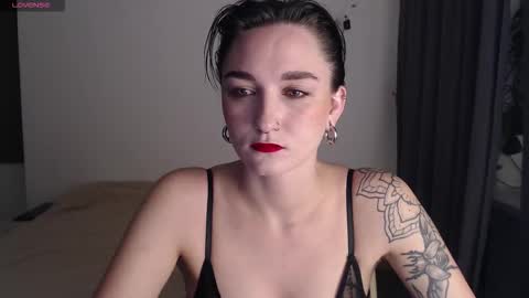 missfiti online show from November 15, 7:15 pm