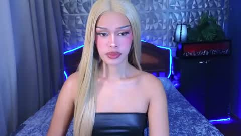 im your queen steffie online show from June 14, 2:52 pm