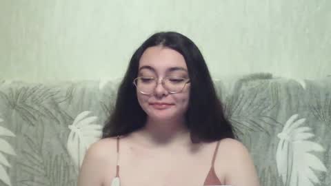 missis mona online show from December 8, 9:19 pm