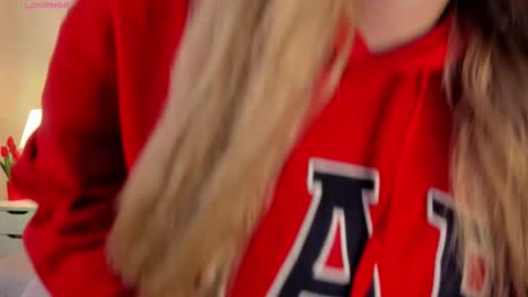 Bella Castillo online show from October 17, 1:04 pm