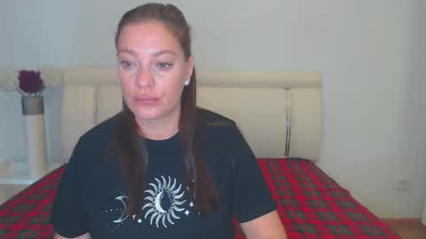 Khloe online show from September 29, 8:35 am