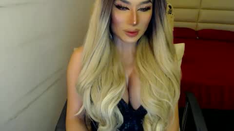 Kylie and barbie  online show from October 11, 5:05 pm