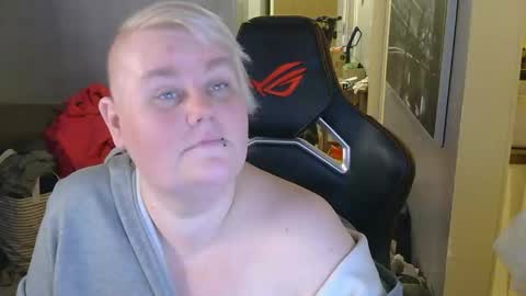 misslj90 online show from April 14, 9:07 pm