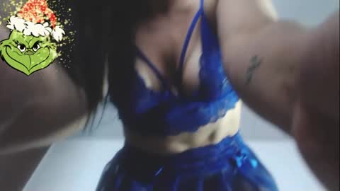 Snapshot of misslucyy1 chatting on December 26, 9:47 pm luccy online show from December 26, 9:47 pm