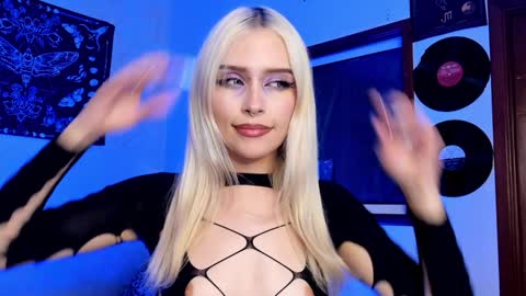 Miss Luna online show from December 14, 10:07 pm