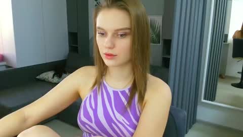OneGoddess online show from December 4, 7:11 am
