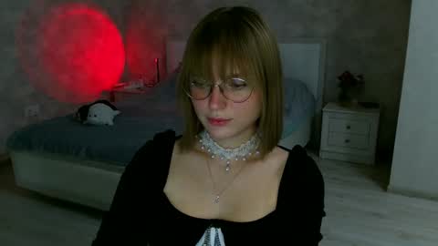 OneGoddess online show from September 30, 8:08 pm