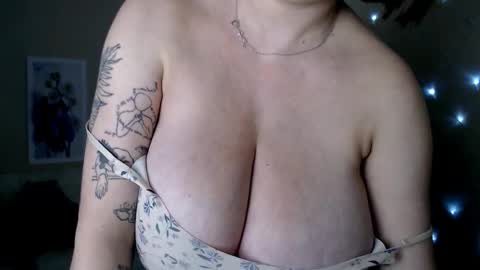 Li  online show from December 14, 5:25 pm