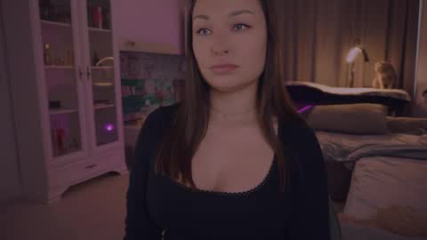 LUXXANDRA online show from April 18, 7:54 am