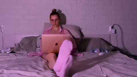 missmiroslava online show from April 15, 9:04 pm