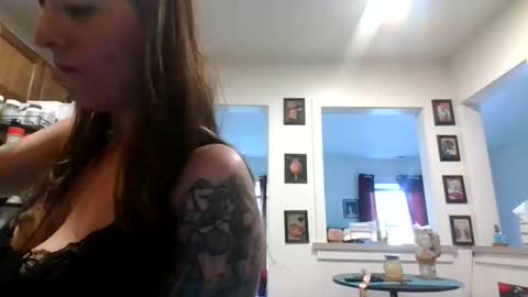 MissMona online show from May 9, 10:05 pm
