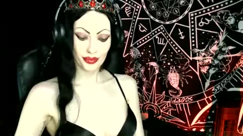 MissMoonDoll online show from July 18, 5:42 am