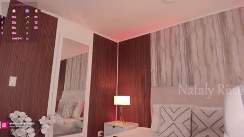Snapshot of missnataly_ chatting on September 19, 10:46 pm Nataly Rivas online show from September 19, 10:46 pm