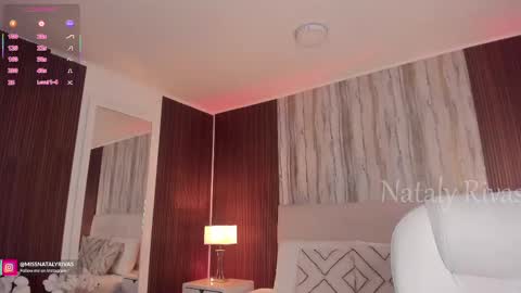 Snapshot of missnataly_ chatting on September 17, 10:35 pm Nataly Rivas online show from September 17, 10:35 pm