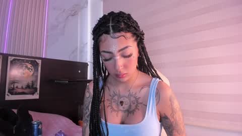 insta miss nickeloo online show from January 28, 5:03 pm