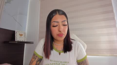 insta miss nickeloo online show from December 23, 7:30 pm