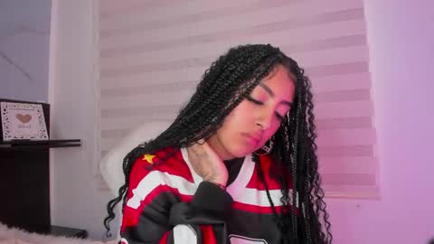 insta miss nickeloo online show from February 22, 2:30 pm