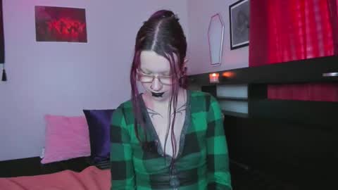 Mistress Nikki Vill online show from December 18, 7:09 pm